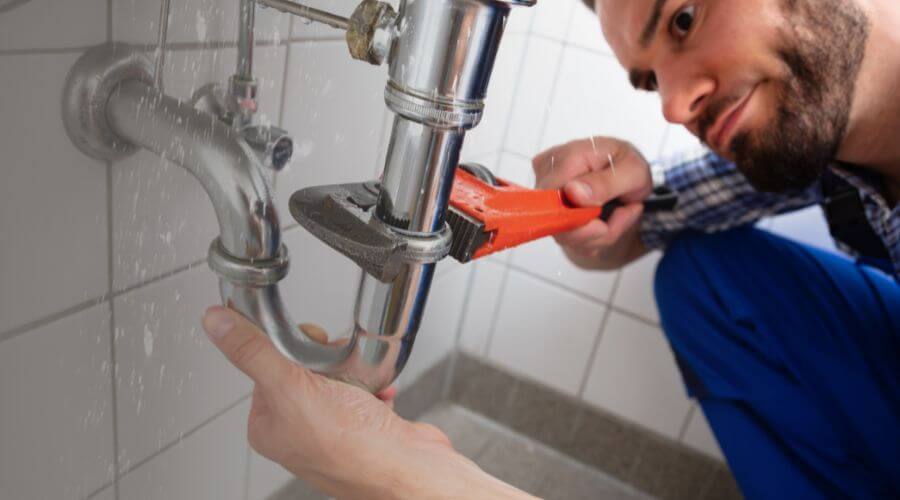 Leaking toilet repair in Moorcroft, WY